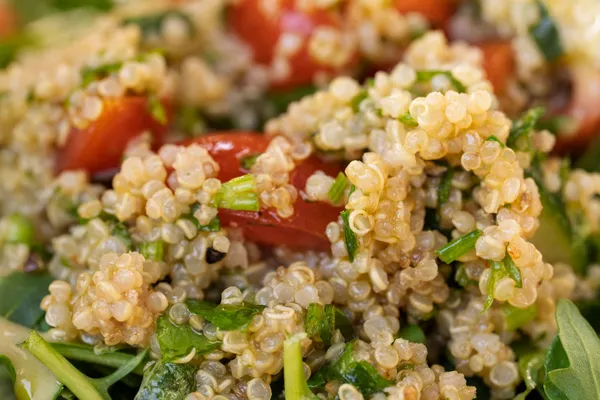 Mediterraanse quinoa salade